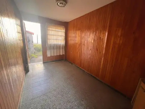 Casa 6 ambientes con 1 baño