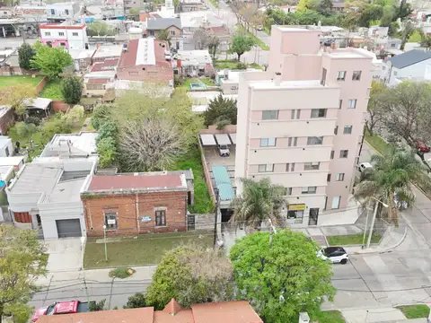 LOTE EN VENTA C/CASA A DEMOLER - EXCELENTE OPORTUNIDAD
