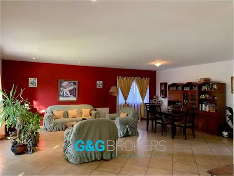 Casa 4 ambientes con 3 baños