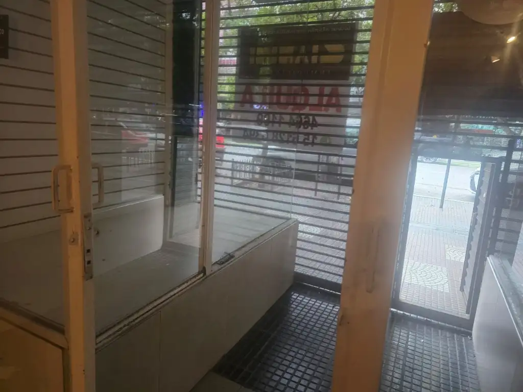 Av. Presidente Peron 1300