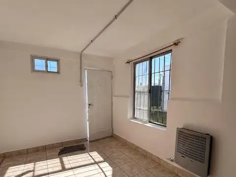 Casa 2 ambientes con 1 baño
