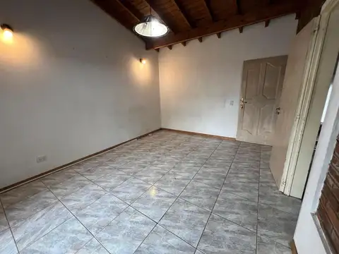 Depto Tipo Casa 2 ambientes con 1 baño