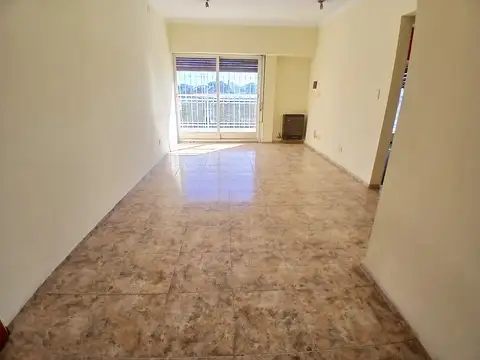 Departamento en Alquiler en Moron Sur, $ 700.000