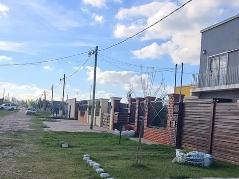 Lote en barrio FRONTERAS