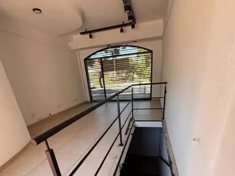 ESMERALDA 476 , Piso 0