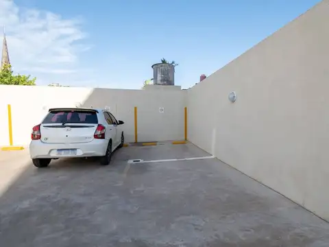 Se VENDE cochera en Torre Chacabuco