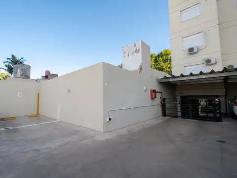 Se VENDE cochera en Torre Chacabuco