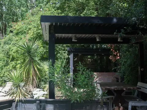 Casa 6 ambientes con 4 baños