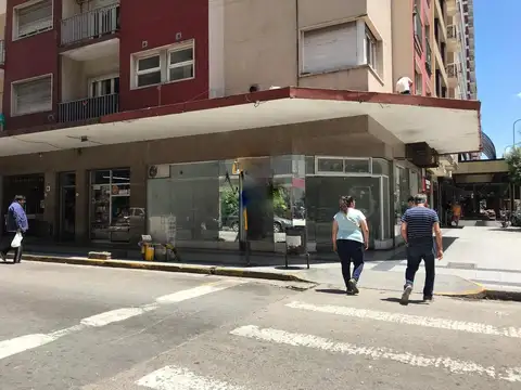 Av. Luro esq. Santa Fé 1619