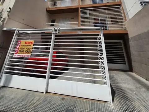 COCHERA AL FRENTE PORTON AUTOMATICO