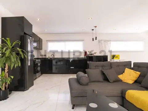 CASA + DUPLEX EN VENTA EN GONNET