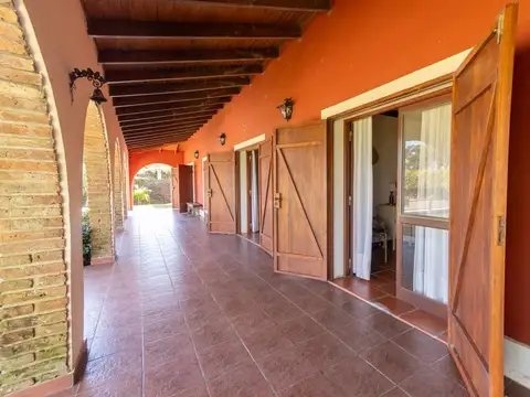 Casa en Venta con 4 cocheras