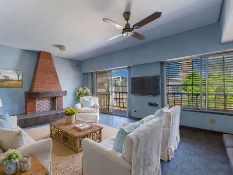 Casa - Venta - Argentina, Tres de Febrero - Los Crisantemos 6066