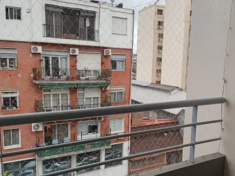 Hermoso 2 ambientes con balcon Baño y toilette