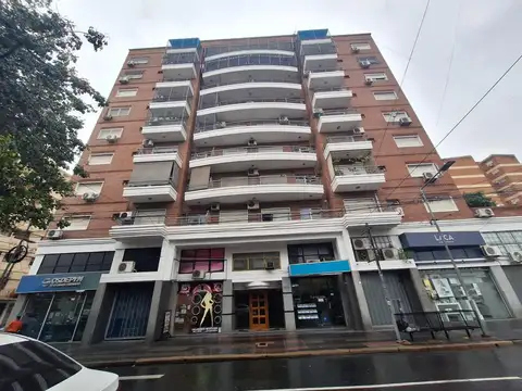 VENTA DEPARTAMENTO TRES AMBIENTES SAN MARTIN CENTRO
