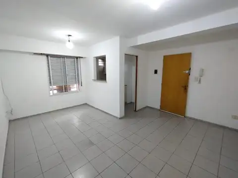 Departamento monoambiente en planta baja.