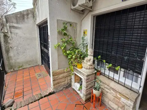 Depto Tipo Casa 5 ambientes con 2 baños