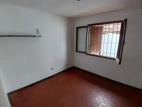 Casa en Alquiler con 1 cochera