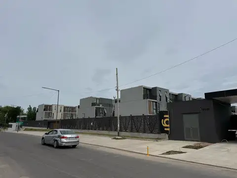 Casa en Alquiler Temporal con 1 cochera