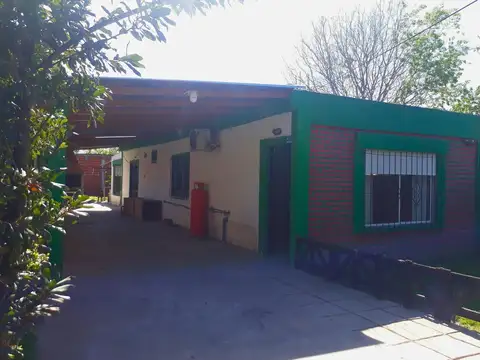 VENTA CASA 4 AMB LOTE DE 400 M2 VIRREY DEL PINO