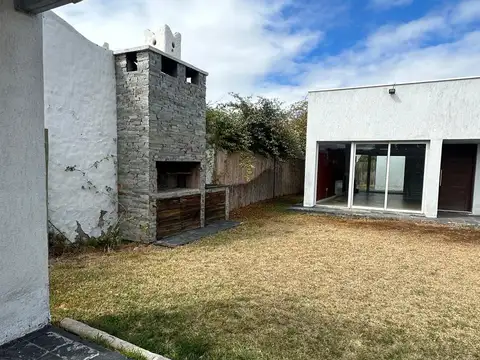 Casa en Venta en Countries y Barrios Cerrados en Maipú, USD 195.000