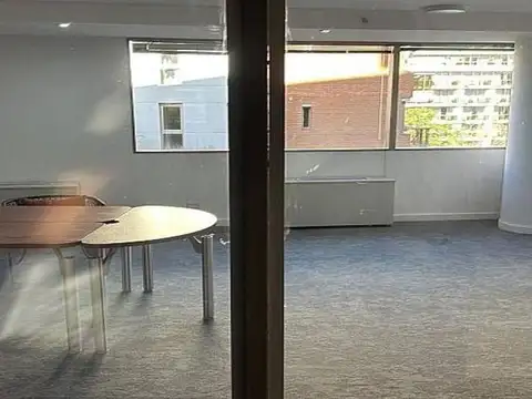 Oficina 5 ambientes con 3 baños