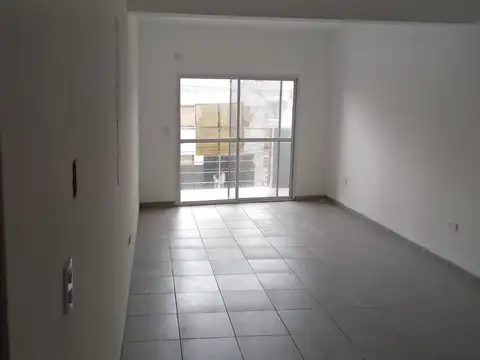 Departamento en Alquiler en Pompeya, $ 450.000