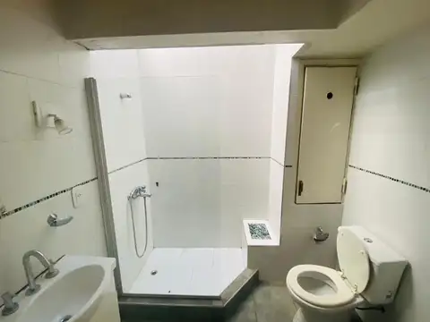 Casa 4 ambientes - Haedo Chico