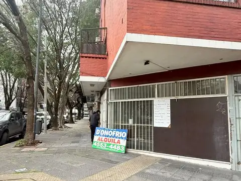 Local en Alquiler en Chacarita, $ 700.000