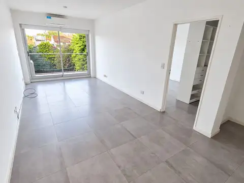 Alquiler Departamento 2 Ambientes con Balcón Corrido, Suite y Cochera Villa Ortúzar
