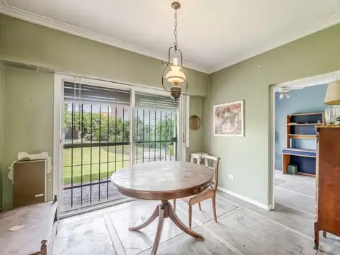 Casa 5 ambientes con 2 baños