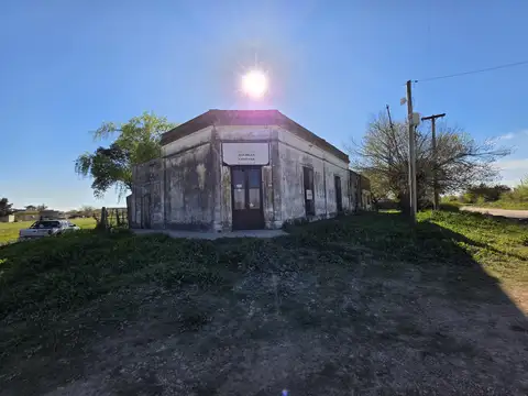 Vendo Casa a Reciclar en Herrera, Entre Ríos.
