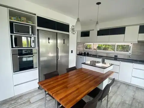 BARRIO EL CANTON ISLAS - Libertad al 300