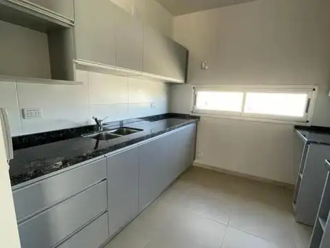 Alquiler de casa 3 dormitorios en Housing del Boulevard Docta