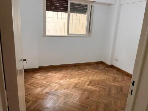 Colombres 1000, Piso PB