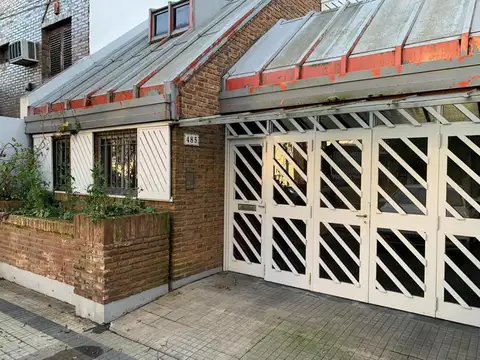 Casa en alquiler - 3 Dormitorios 2 Baños - La Plata