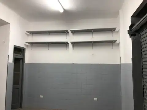 Local en Venta en Parque Chacabuco, USD 110.000