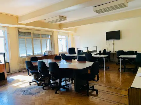 Oficina 4 ambientes con 2 baños