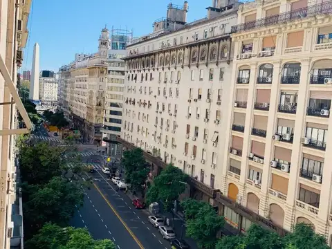 Av Pte Roque Saenz Pena 800