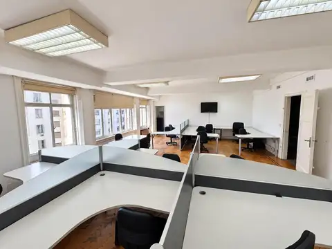 Av Pte Roque Saenz Pena 800, Piso 5°