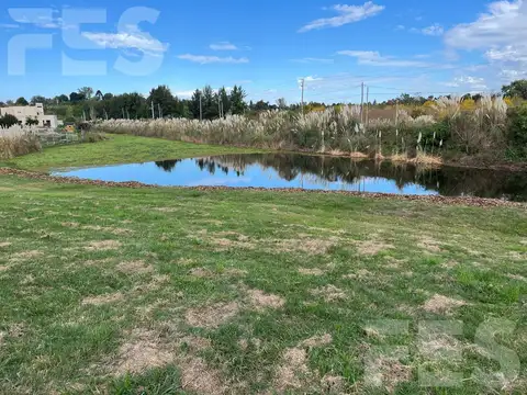 VENTA DE LOTE A LA LAGUNA - BARRIO NAUTICO EL CAZAL