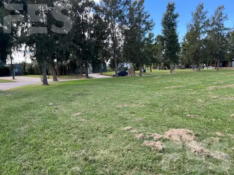 VENTA DE LOTE A LA LAGUNA - BARRIO NAUTICO EL CAZAL