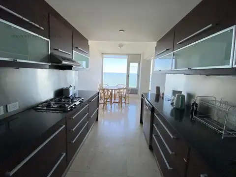 Departamento 5 ambientes con 4 baños