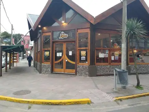 LOCAL COMERCIAL CON VIVIENDA EN PLENO CENTRO!!! HABILITADO PARA GASTRONOMIA