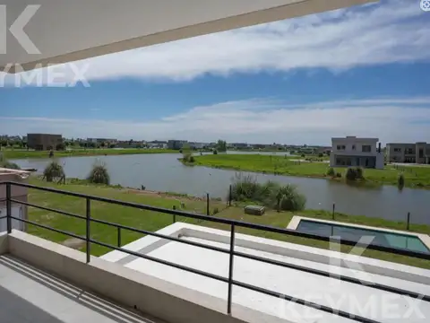Casa en Venta con Vista a Laguna - Barrio Magallanes, Hudson - 4 Dormitorios y Piscina