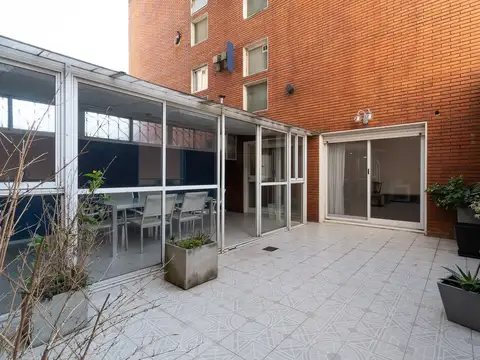 VENTA DEPARTAMENTO 3 AMBIENTES IMPECABLE CON PATIO
