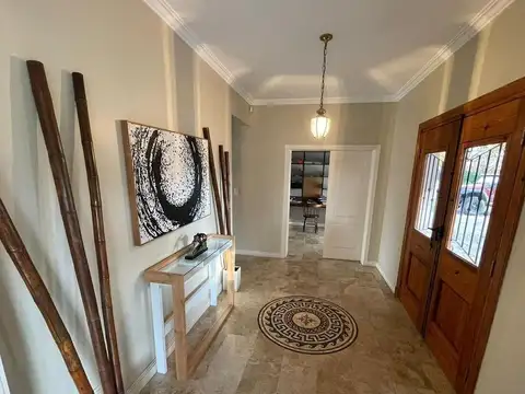 Casa 5 ambientes con 5 baños