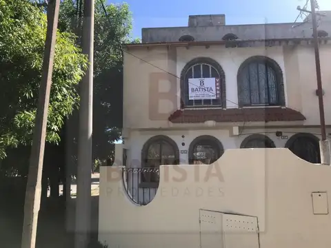 Vende TRIPLEX, calle 23 esquina 34 - OPORTUNIDAD