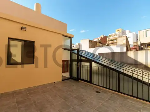 EXCELENTE PH DE 3 AMBIENTES CON DEPENDENCIA  A ESTRENAR SIN EXPENSAS CON TERRAZA Y DETALLES DE CALIDAD.