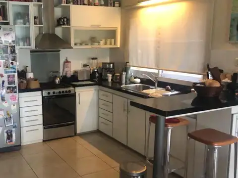 Casa en Alquiler Temporal con 2 cocheras